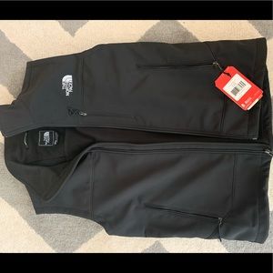 Men’s North Face Black Vest NWT